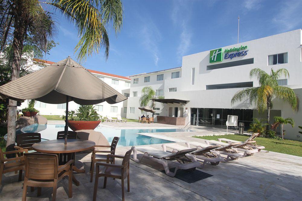 Wyndham Garden Playa Del Carmen Hotell Eksteriør bilde Holiday Inn Express in Cancun, Mexico