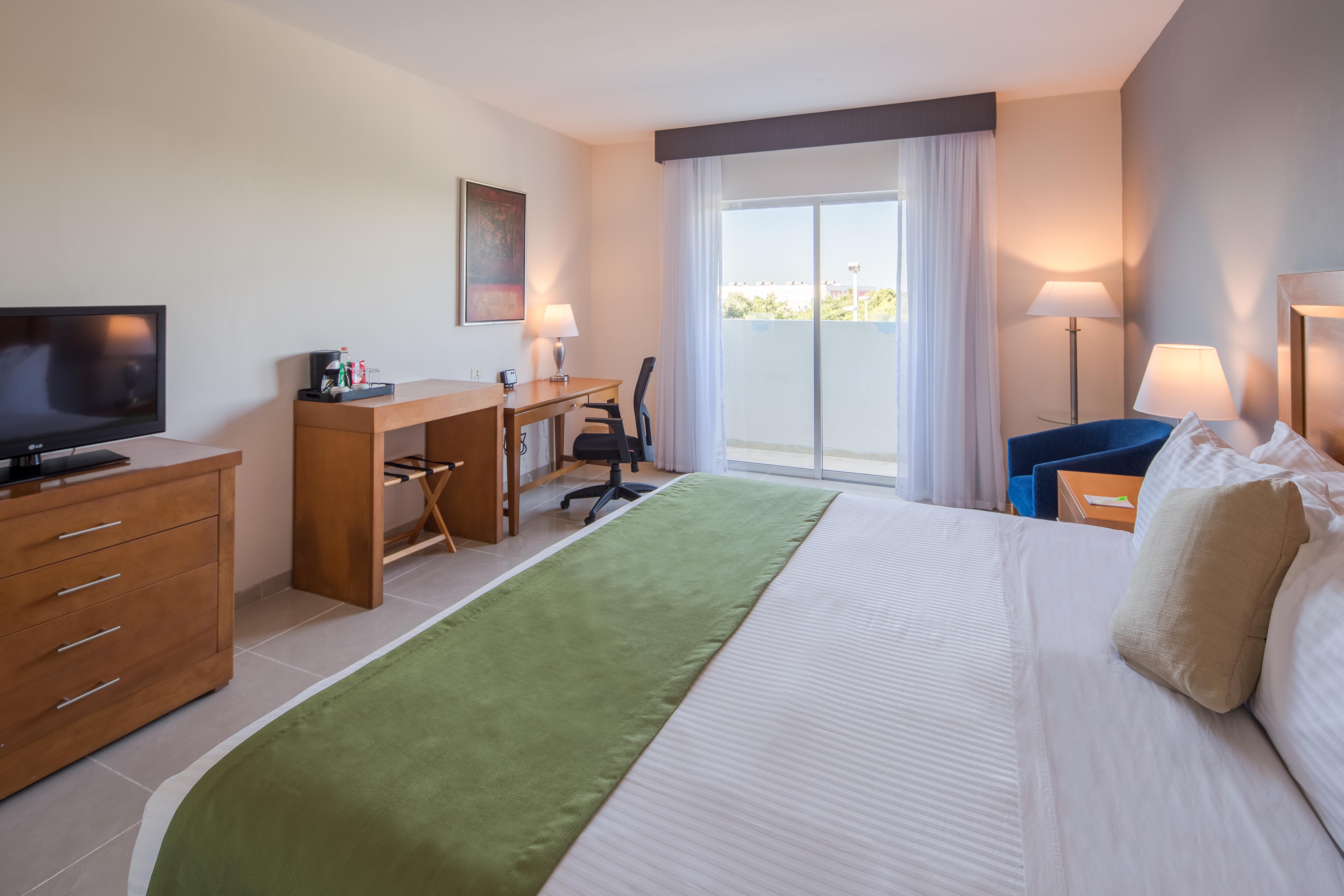 Wyndham Garden Playa Del Carmen Hotell Eksteriør bilde A typical hotel room