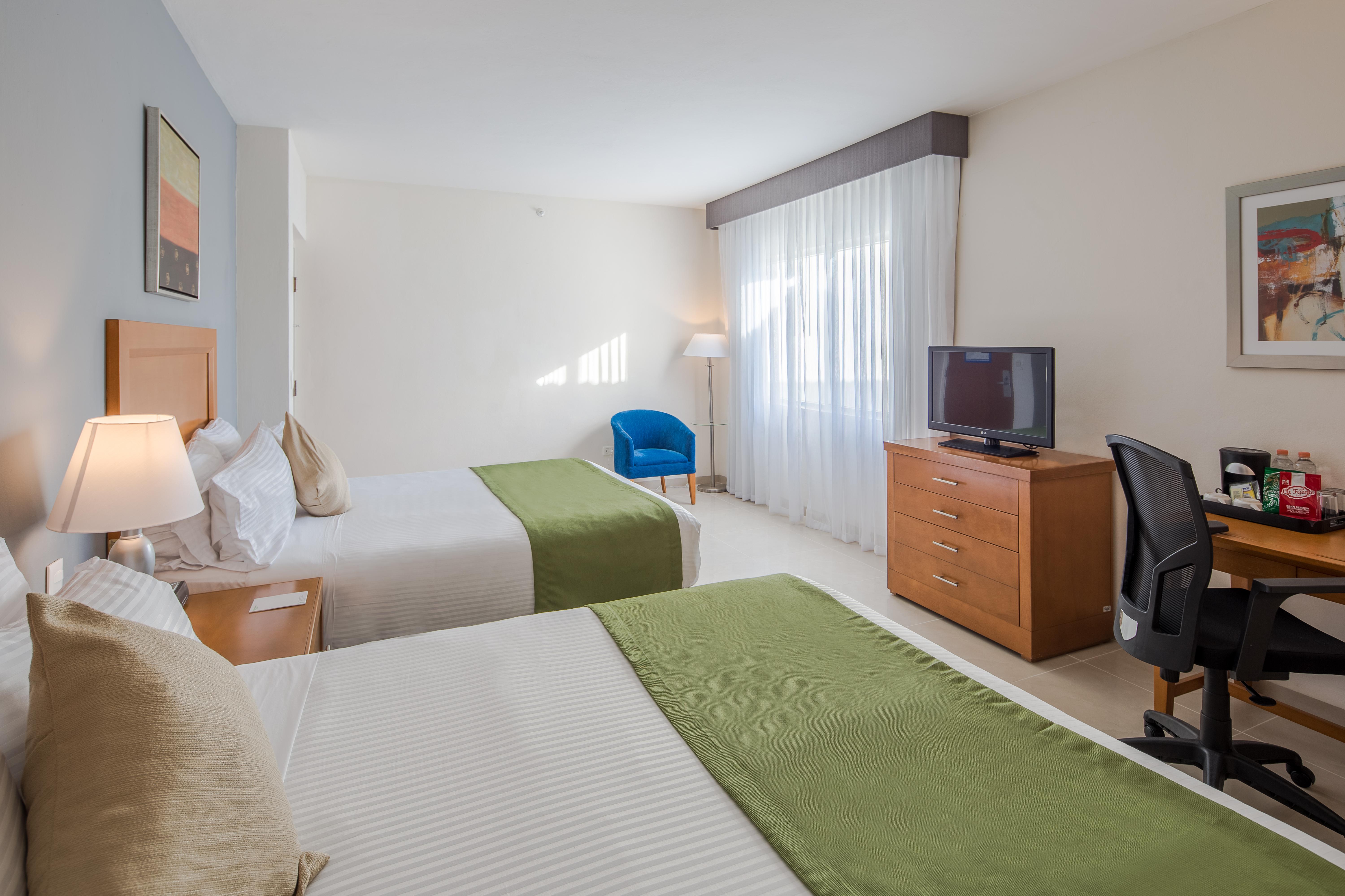 Wyndham Garden Playa Del Carmen Hotell Eksteriør bilde A typical hotel room