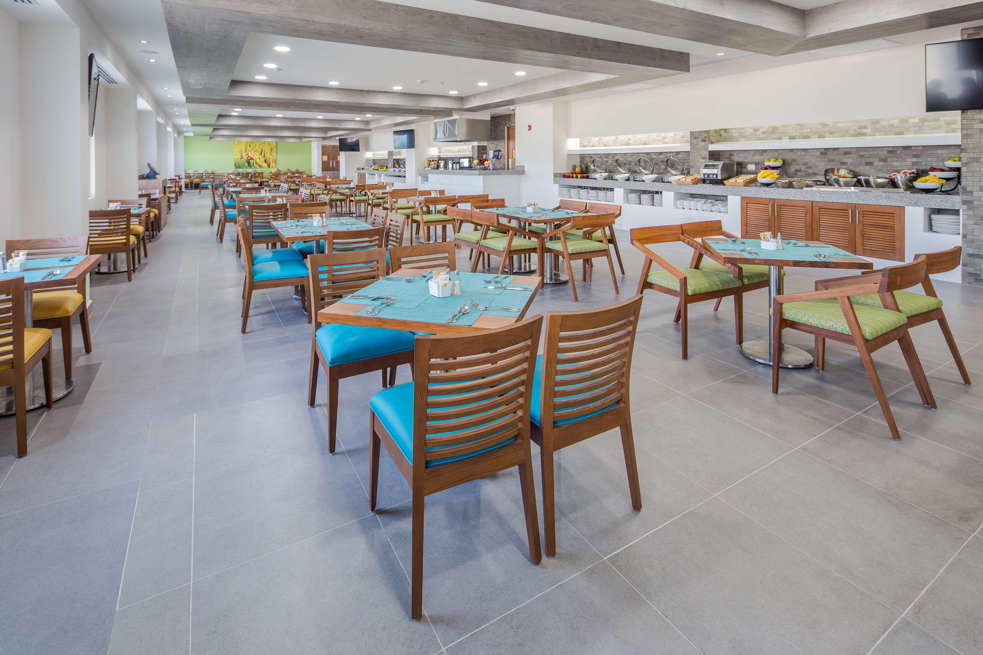 Wyndham Garden Playa Del Carmen Hotell Eksteriør bilde The restaurant