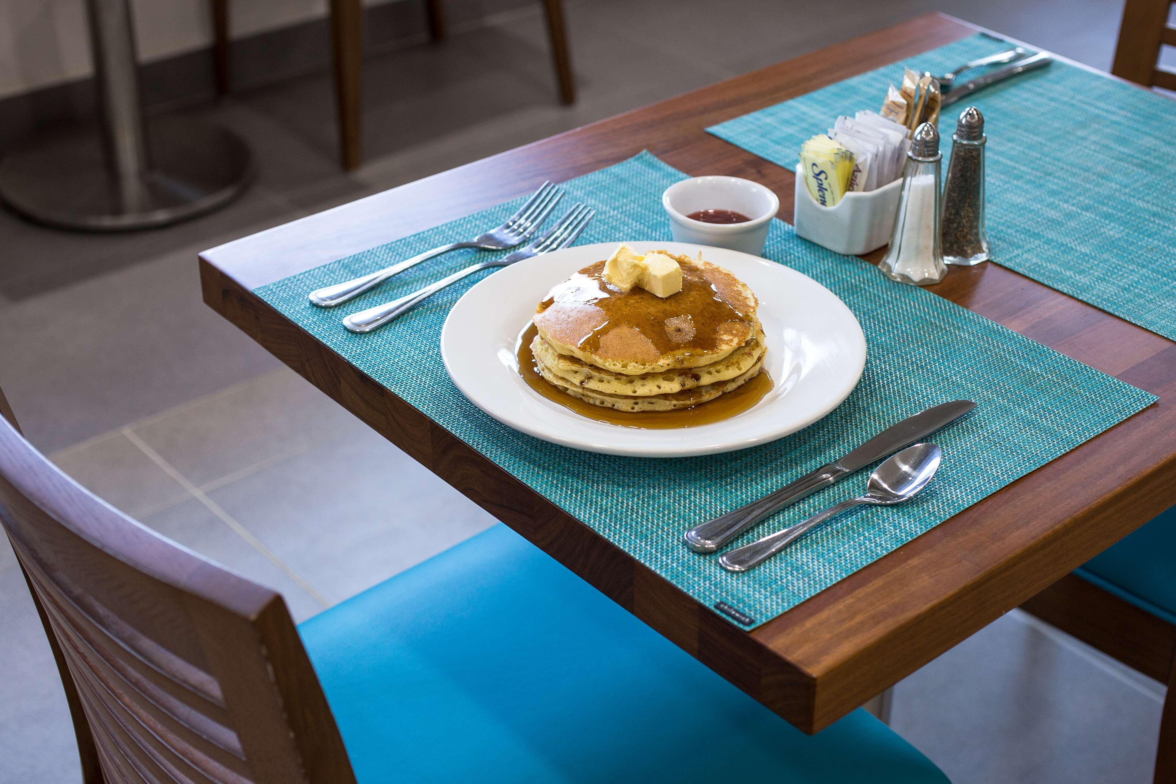 Wyndham Garden Playa Del Carmen Hotell Eksteriør bilde A plate of pancakes