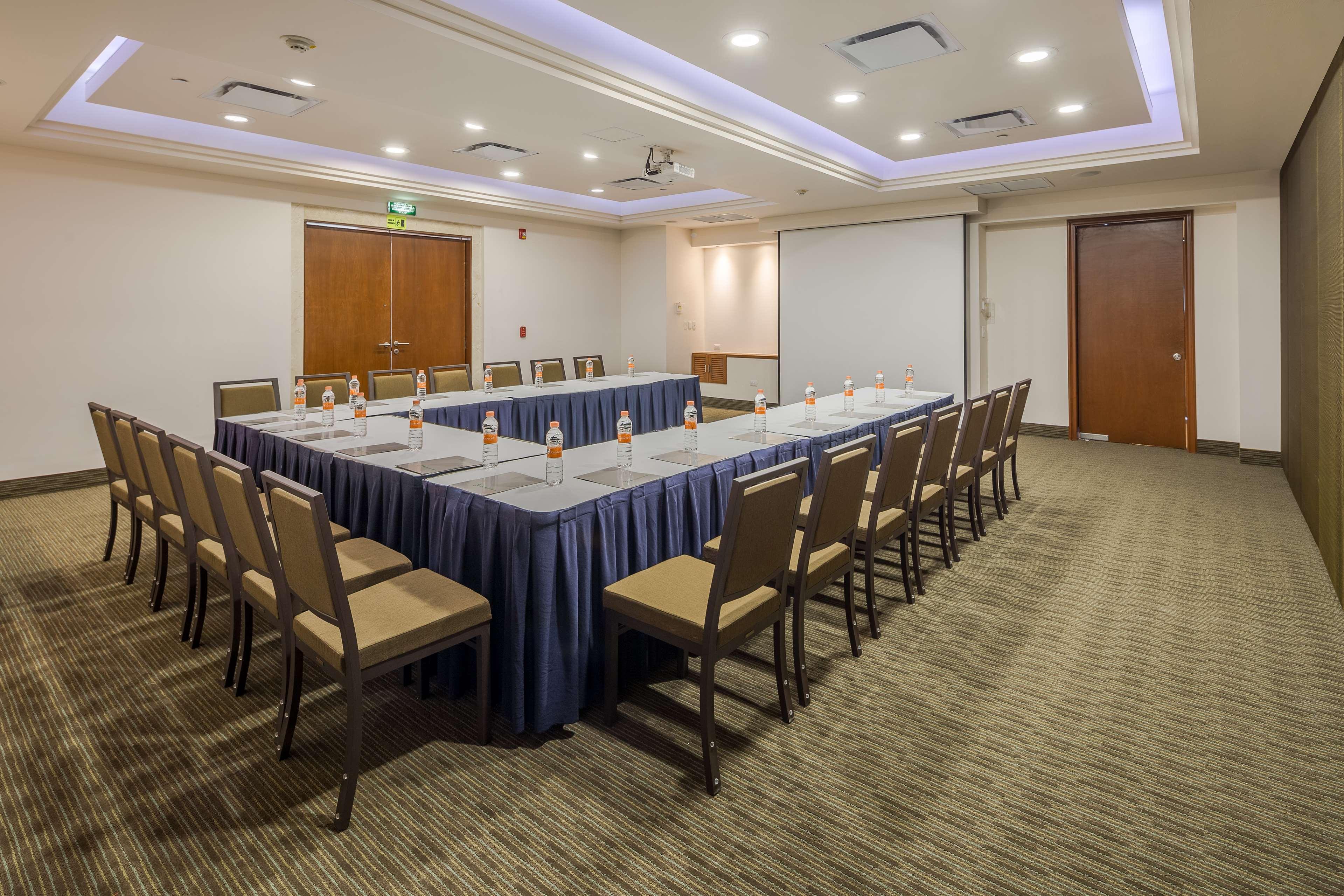 Wyndham Garden Playa Del Carmen Hotell Eksteriør bilde Meeting room