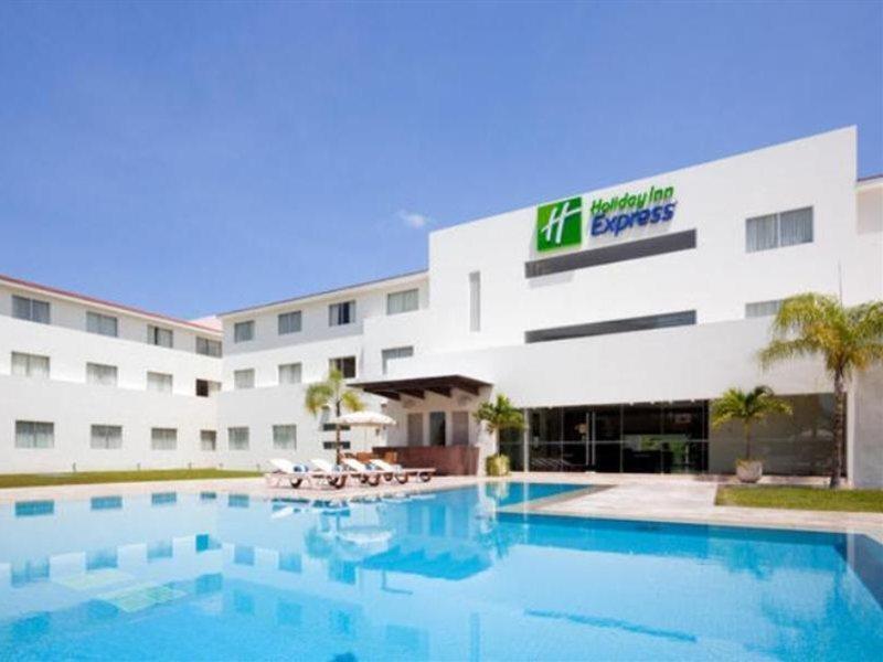 Wyndham Garden Playa Del Carmen Hotell Eksteriør bilde Holiday Inn Express Cancun
