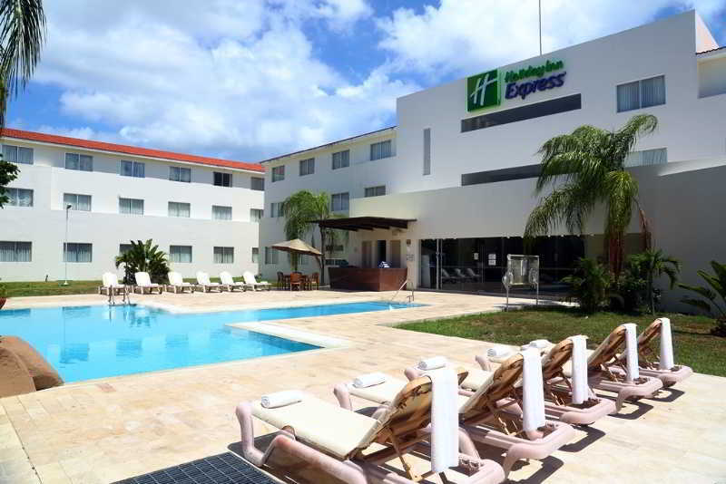 Wyndham Garden Playa Del Carmen Hotell Eksteriør bilde Holiday Inn Express Cancun